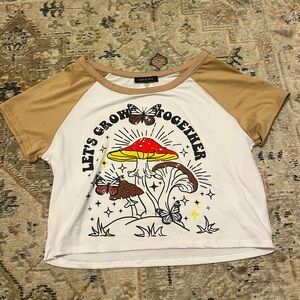 Women’s graphic crop top tee